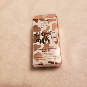 💥SALE💥 Glow Milk in Blind date